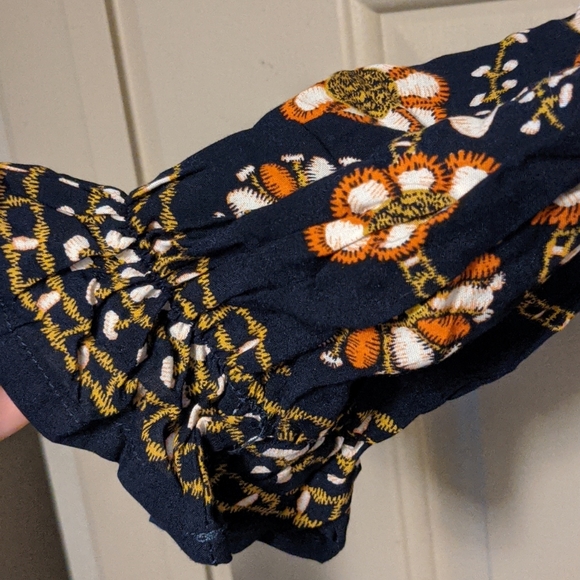 Off the shoulder crop top - Picture 3 of 3